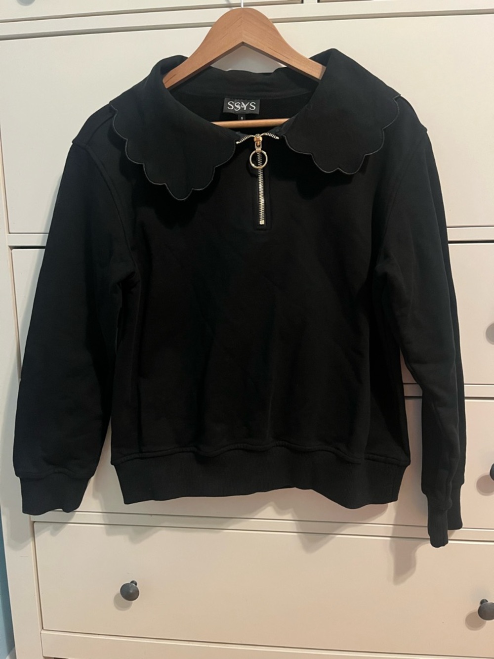 SSYS Black Scalloped-Collar Zip Pullover Jacket